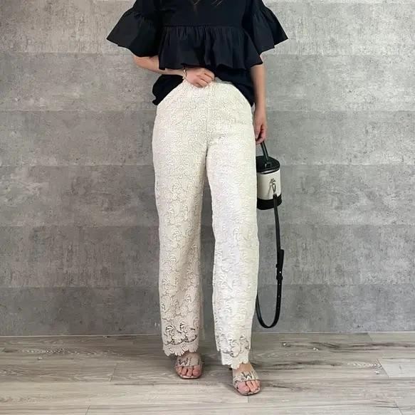 着痩せパンツ ホワイト